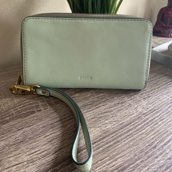 Leather Fossil Wallet 🍃